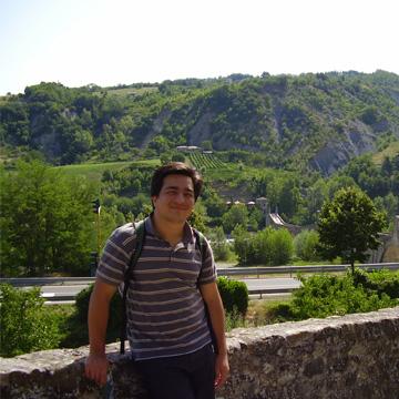 Photo of Dr Andrés Lazzarini